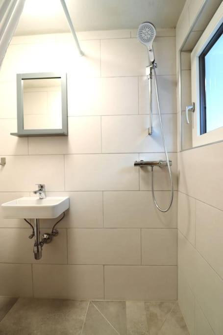 Schickes Zimmer Mit Top-Ausstattung In Idealer Lage Feldkirch Eksteriør billede